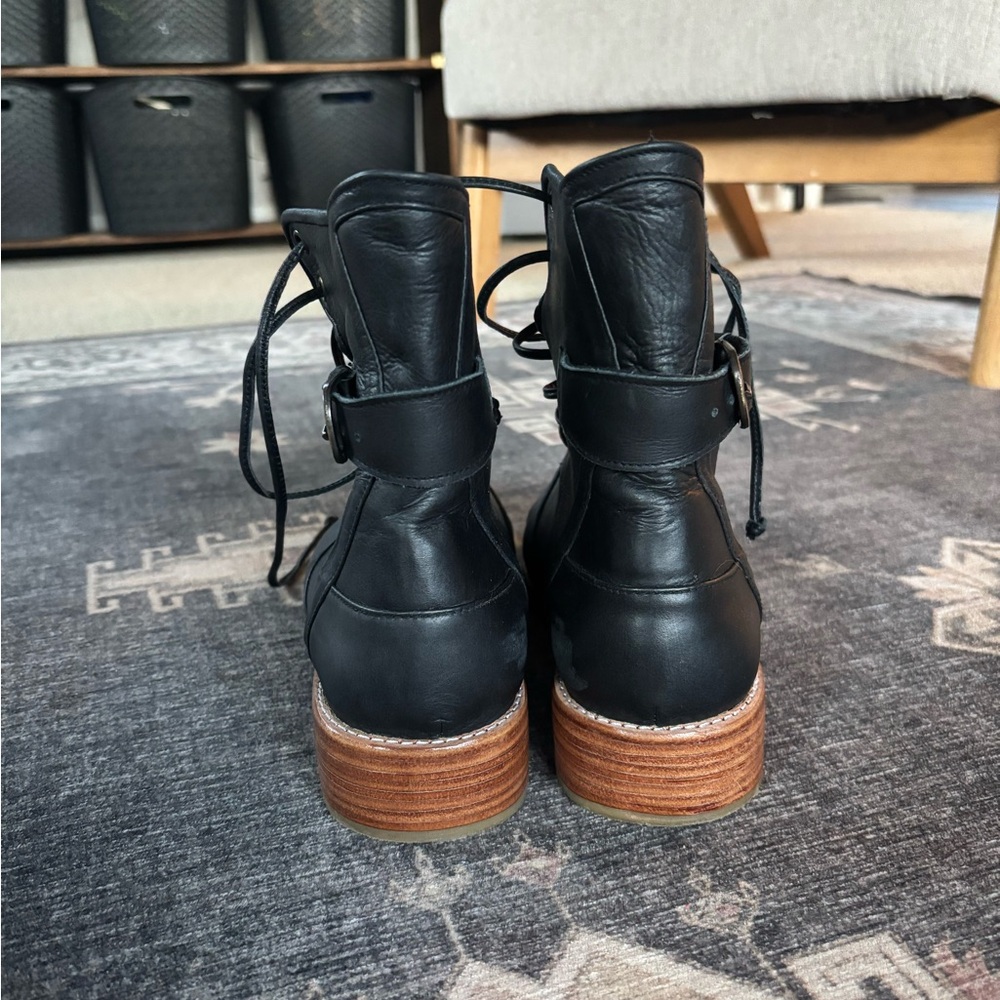 Like NEW High quality leather ELF Women's Black Leather Lace-Up Boots - Picture 5 of 12